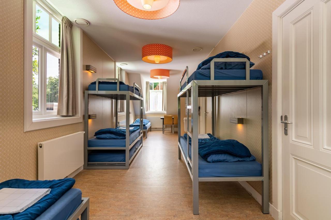 Zespersoonskamer met Eigen Badkamer en Douche